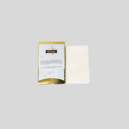 5D Gluta Clarifying Milk Soap showing the luxurious formula with Goat Milk, Shea Butter, and Glutathione, perfect for exfoliating and brightening ethnic skin.